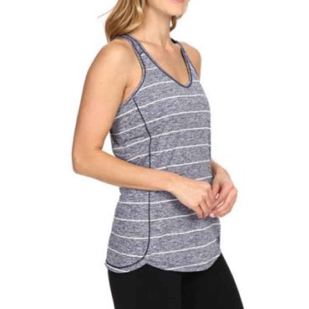W The North Face Ma-x Tank
